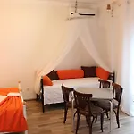 Pansion Ana Podaca